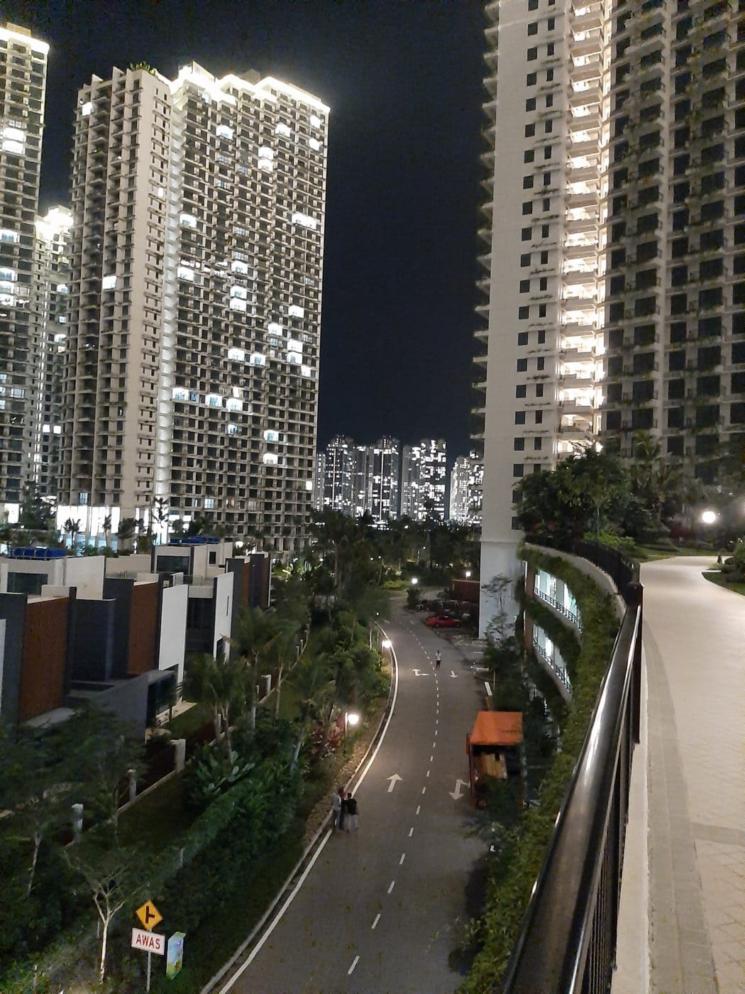 FOREST CITY, REGALIA PARK APARTMENT FOR SALE