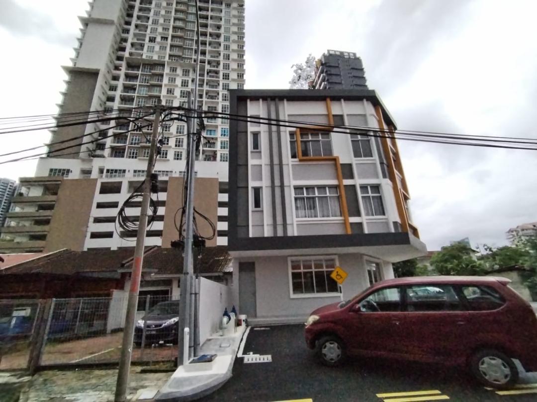 Hotel / Commercial Building for Sale