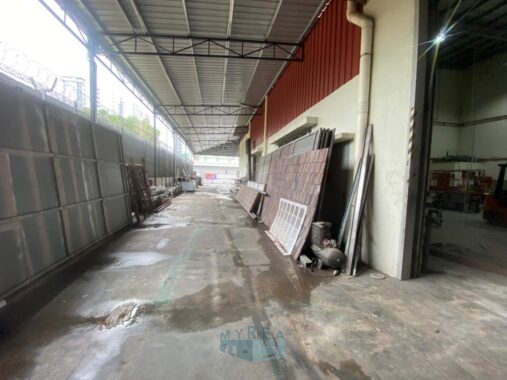 2 Adjoining 1.5 Semi Detached Factory